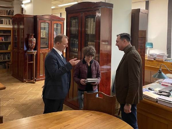 Сегодня состоялась встреча директора Центрального музея связи Сергея Иванюка с директором Штаб‑квартиры Русского Географического Общества (РГО) в Санкт‑Петербурге Романом Рябинцевым